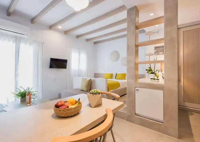 Michael Zeppos Naousa