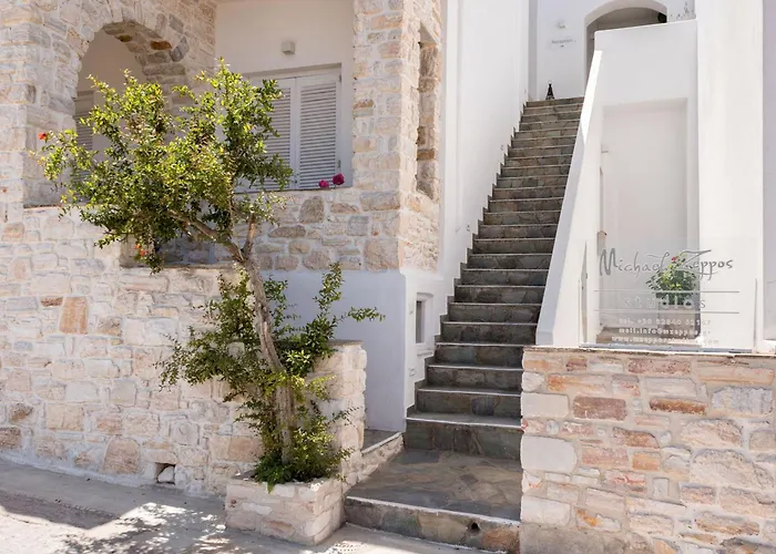 Michael Zeppos Naousa