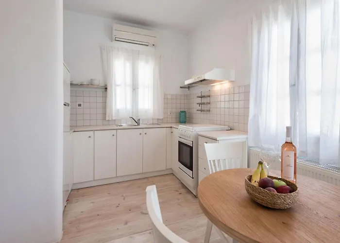 Michael Zeppos Appartement Naousa